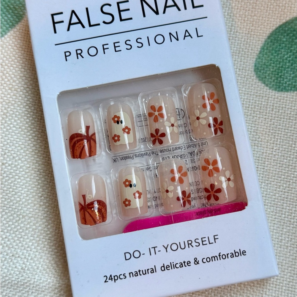 Floral Design False Nails
